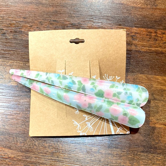 Floral Hair Clips - Picture 4 of 5